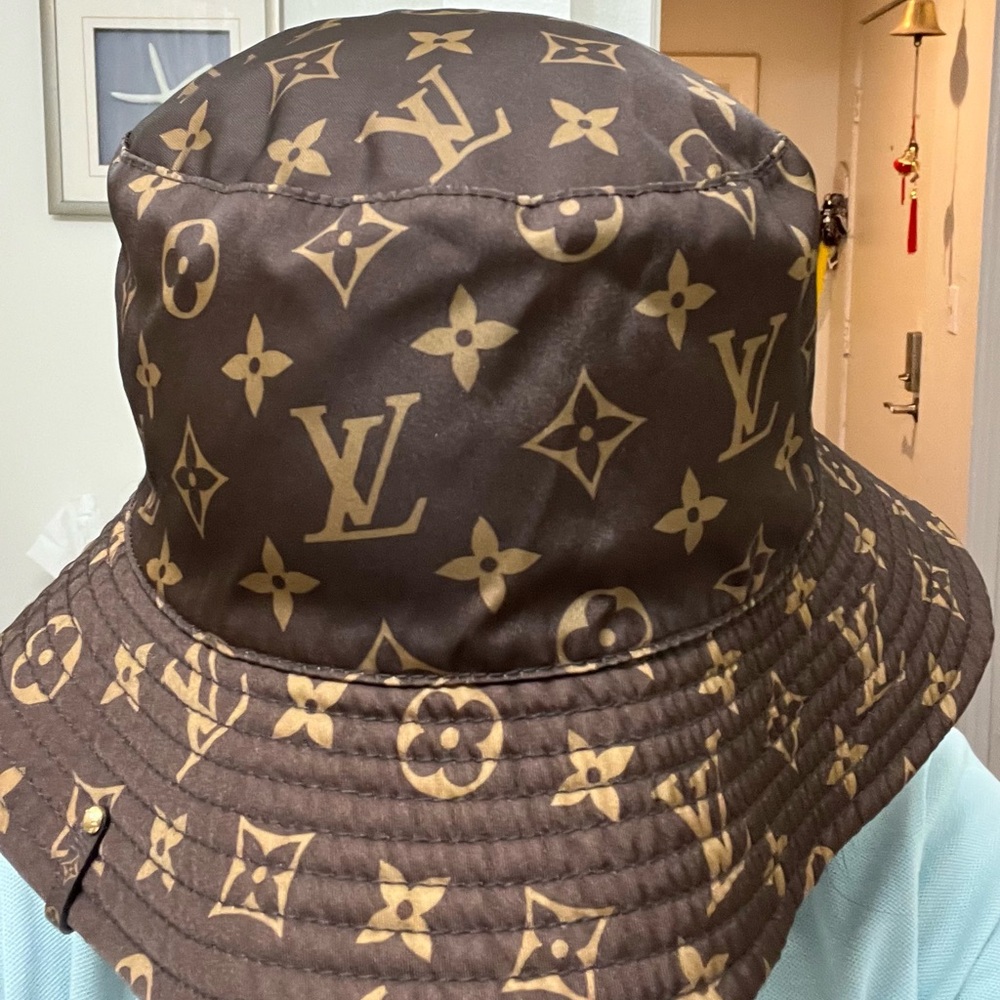 Louis Vuitton Monogram Reversible Bucket Hat - Picture 5 of 11